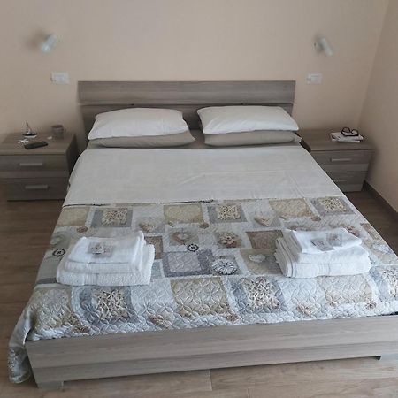 B&B Un Posto Al Sole 努马纳 外观 照片